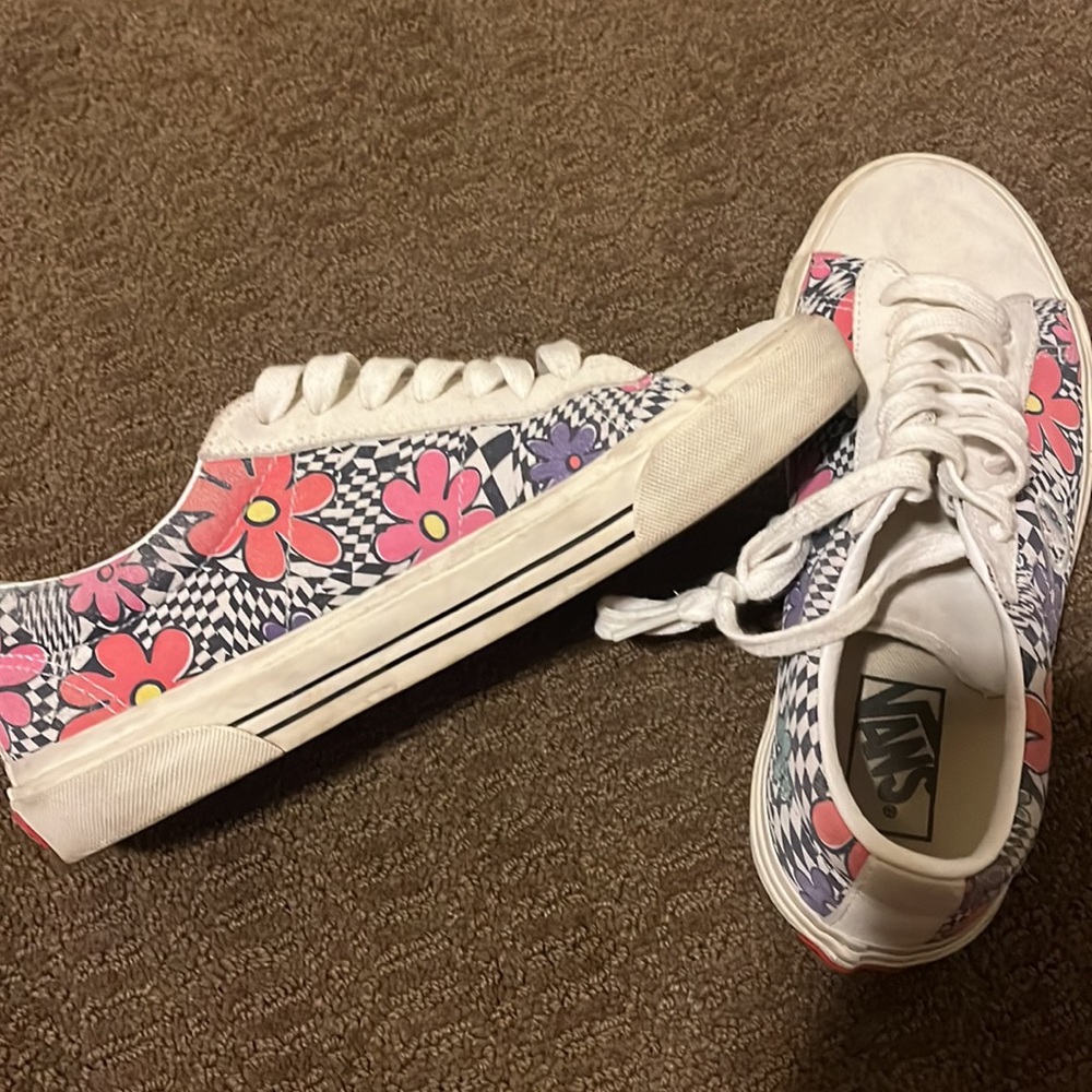 Vans - Picture 2 of 4